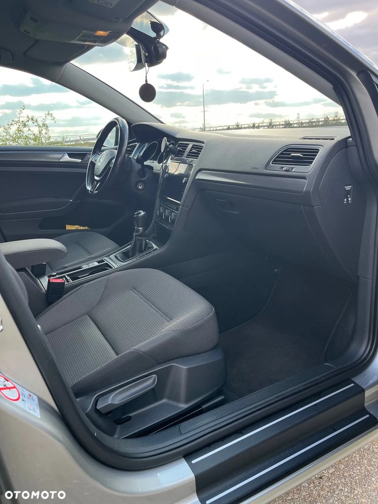 Volkswagen Golf 1.4 TSI BMT Comfortline - 14