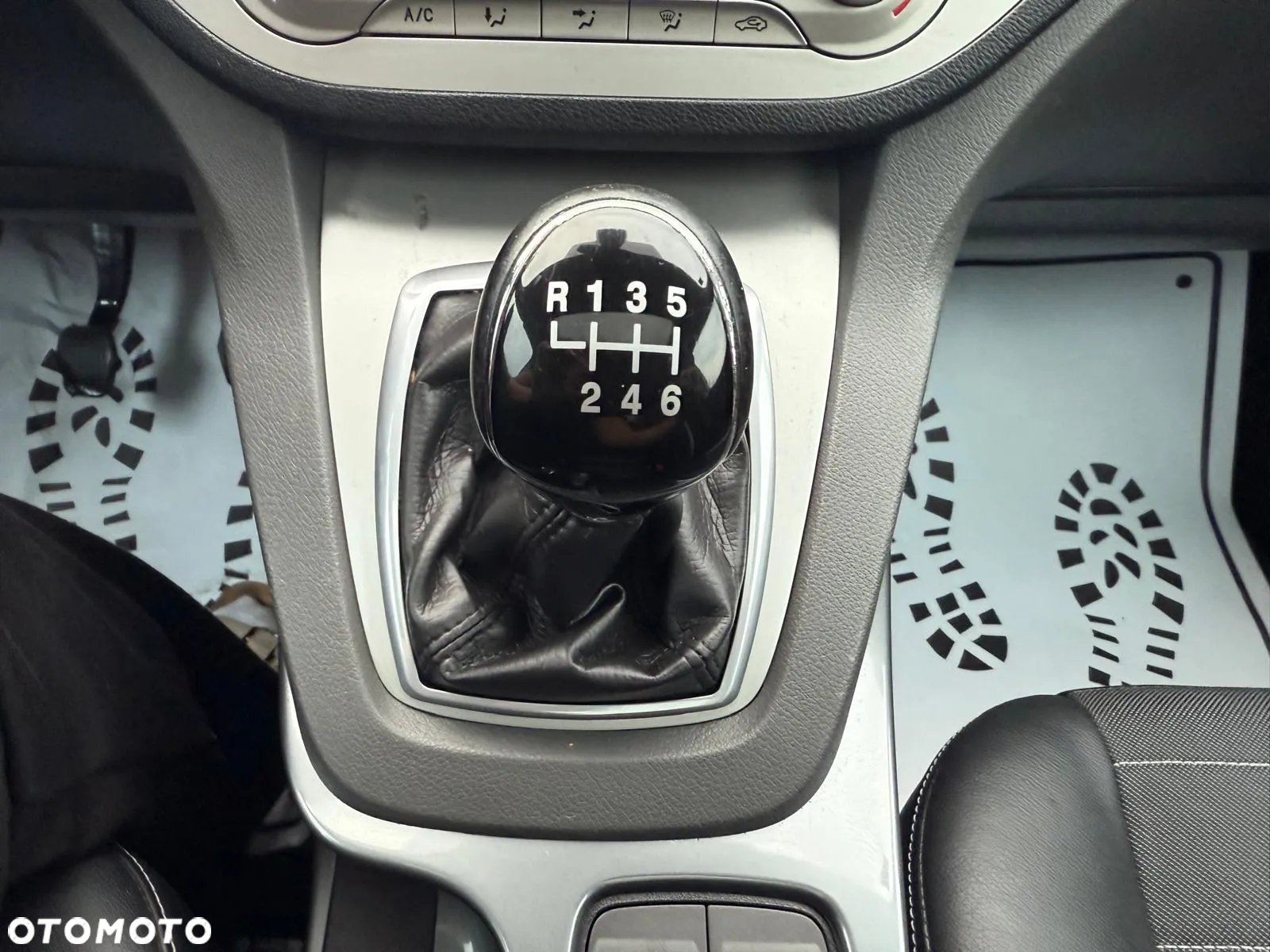 Ford Kuga 2.0 TDCi 4x4 Titanium - 27