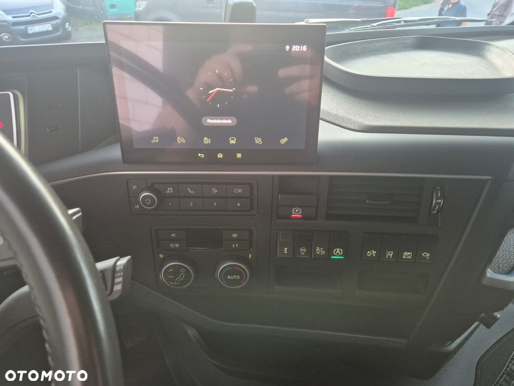 Volvo 500 - 18