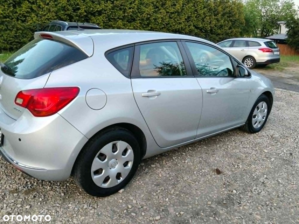 Opel Astra 1.7 CDTI Essentia - 8