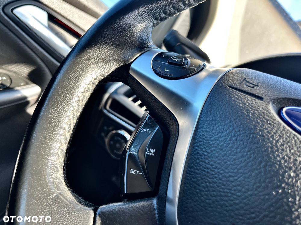 Ford Focus 1.0 EcoBoost Titanium - 29