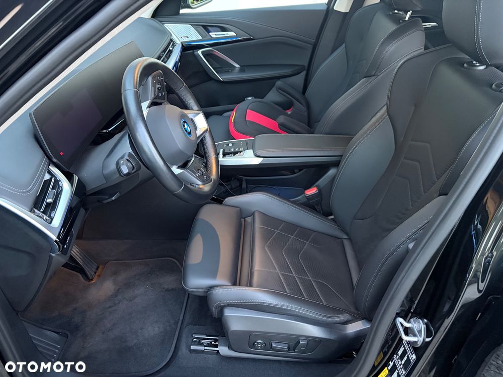 BMW iX1 eDrive20 66.5kWh xLine - 13
