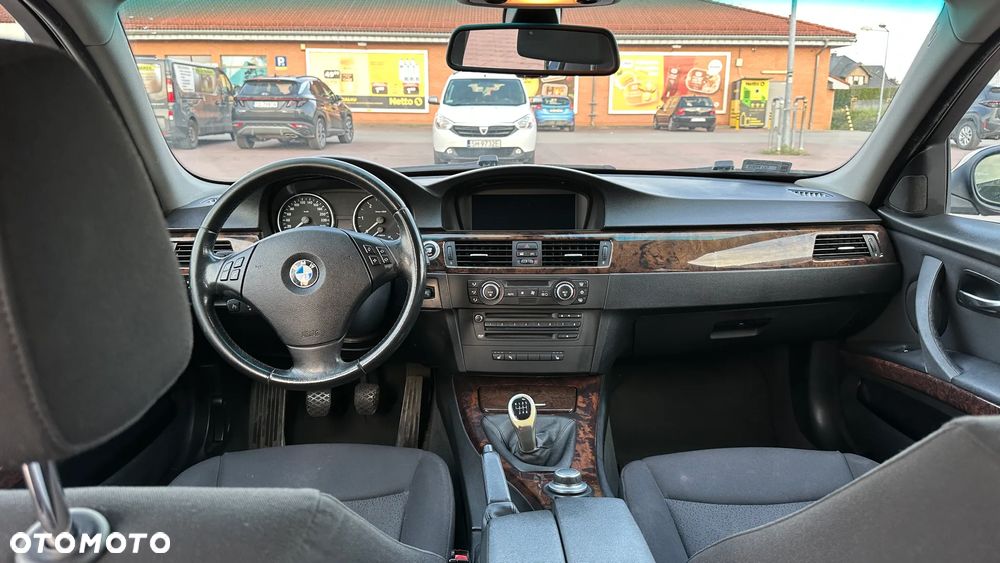 BMW Seria 3 318d - 9