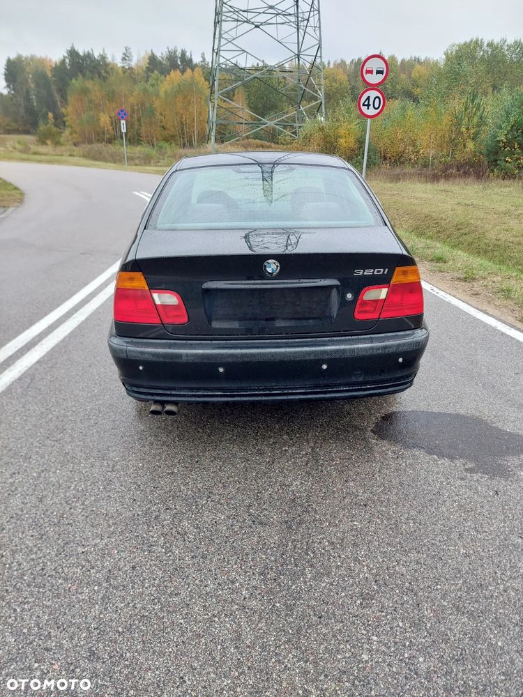 BMW Seria 3 320i - 3