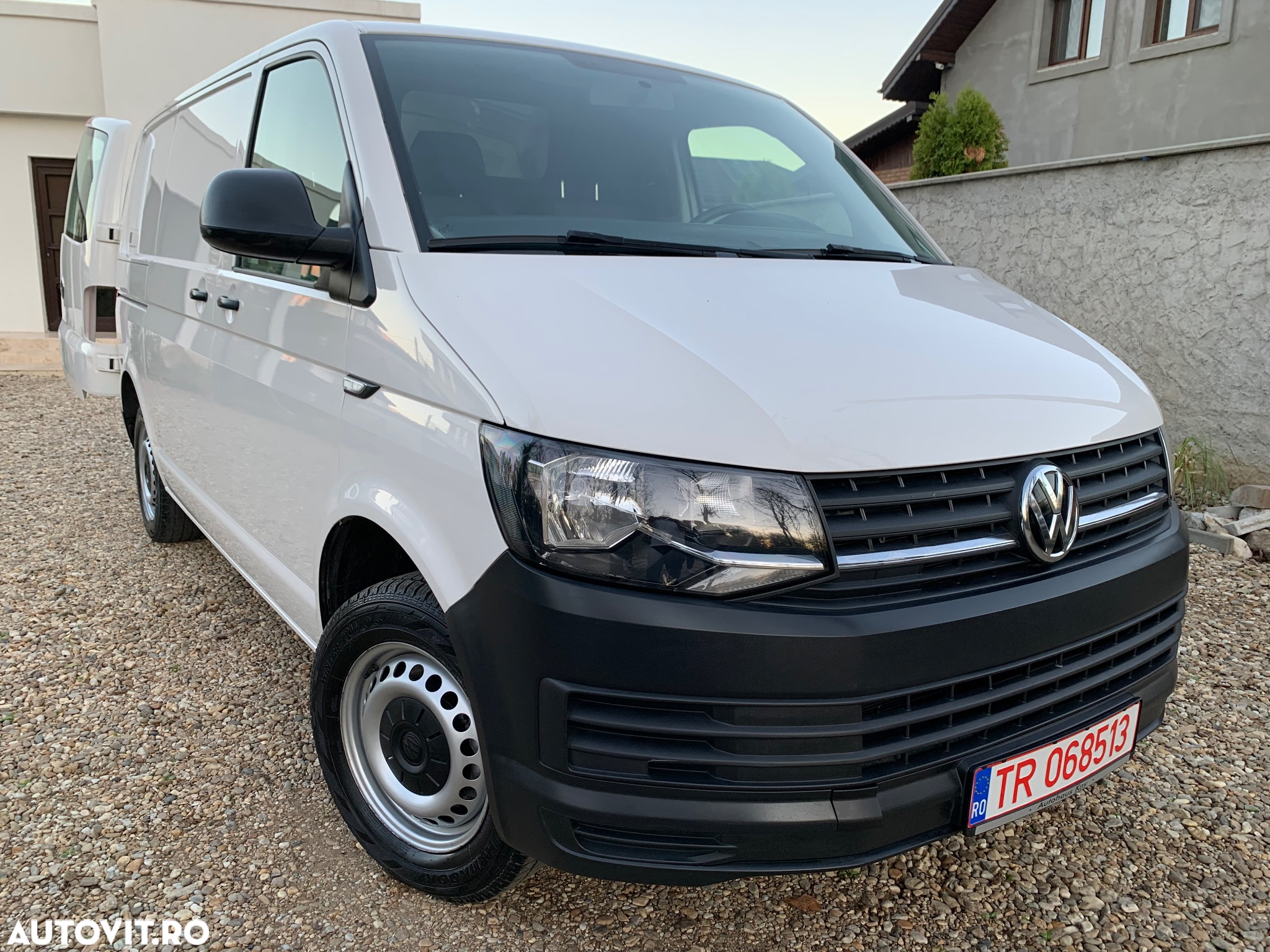 Volkswagen Transporter Kombi T6 2.0 TDI 84 kW KR - 14