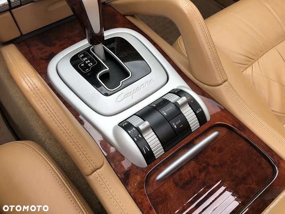 Porsche Cayenne - 18