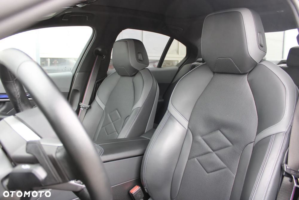 BMW Seria 5 550e xDrive PHEV M Sport - 18