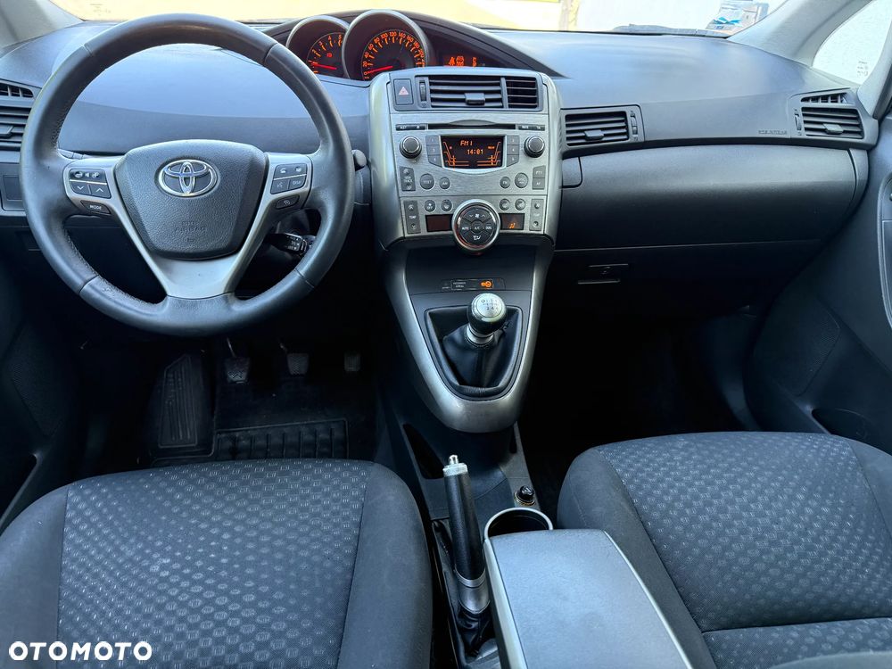 Toyota Verso Diesel Executive - 16