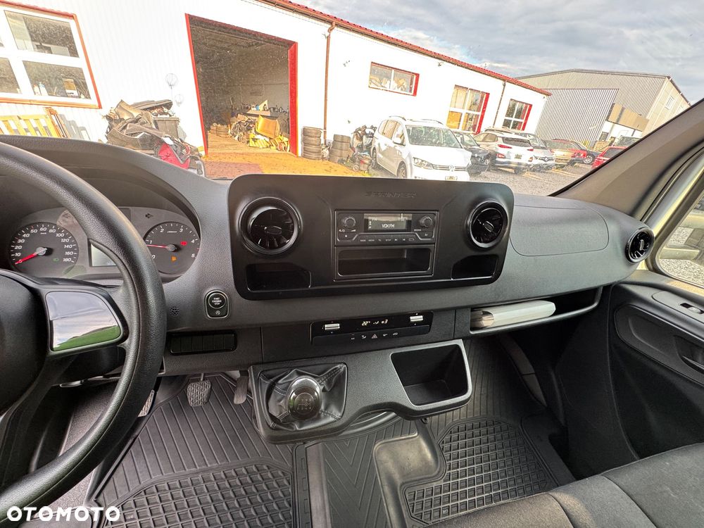 Mercedes-Benz Sprinter - 8