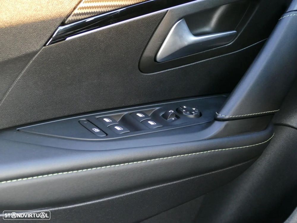 Peugeot e-208 50 kWh GT - 32