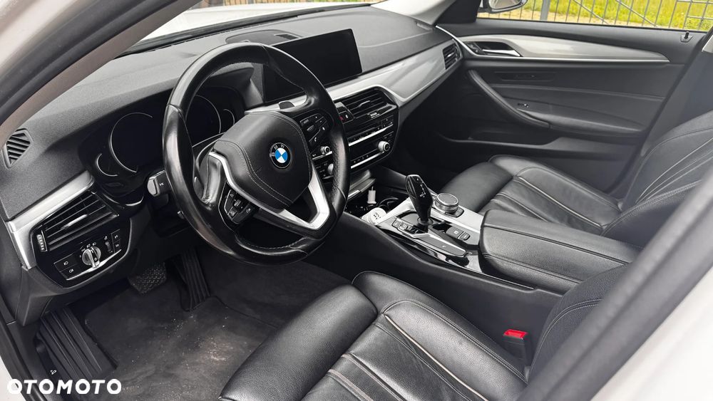 BMW Seria 5 520d xDrive Sport Line sport - 13