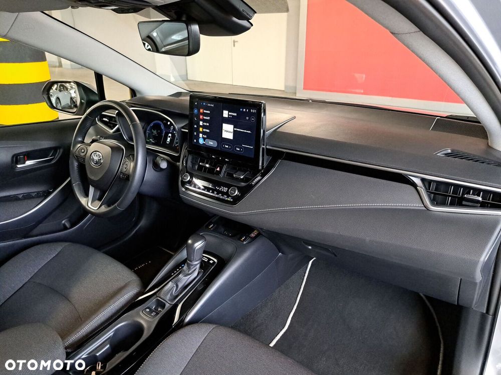 Toyota Corolla 1.8 Hybrid Comfort - 18