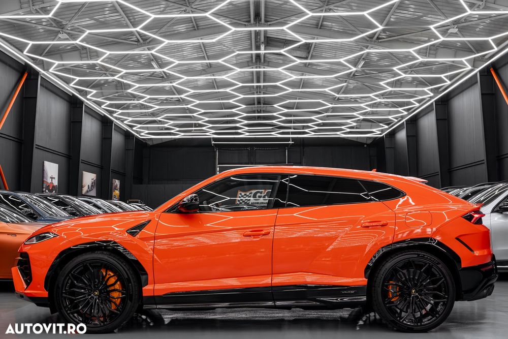 Lamborghini URUS - 31