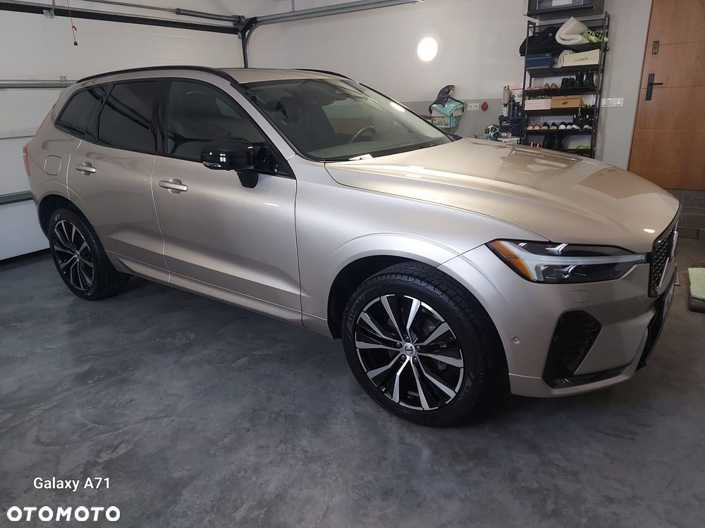Volvo XC 60 B5 B AWD Plus Dark - 19