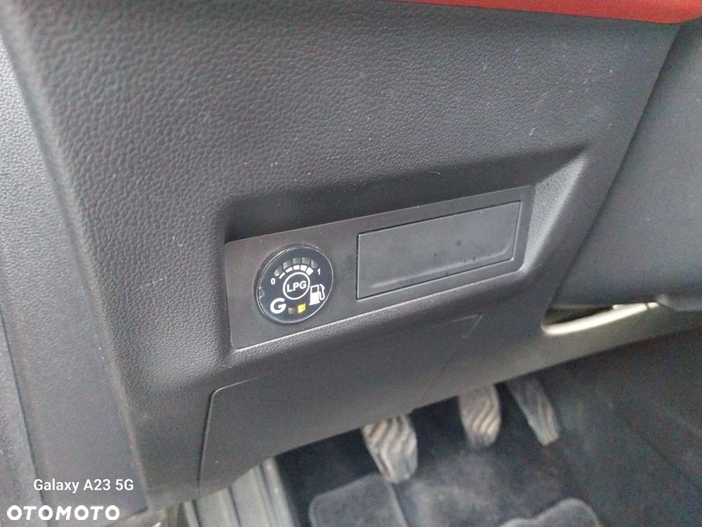 Renault Captur TCe 100 INTENS - 24