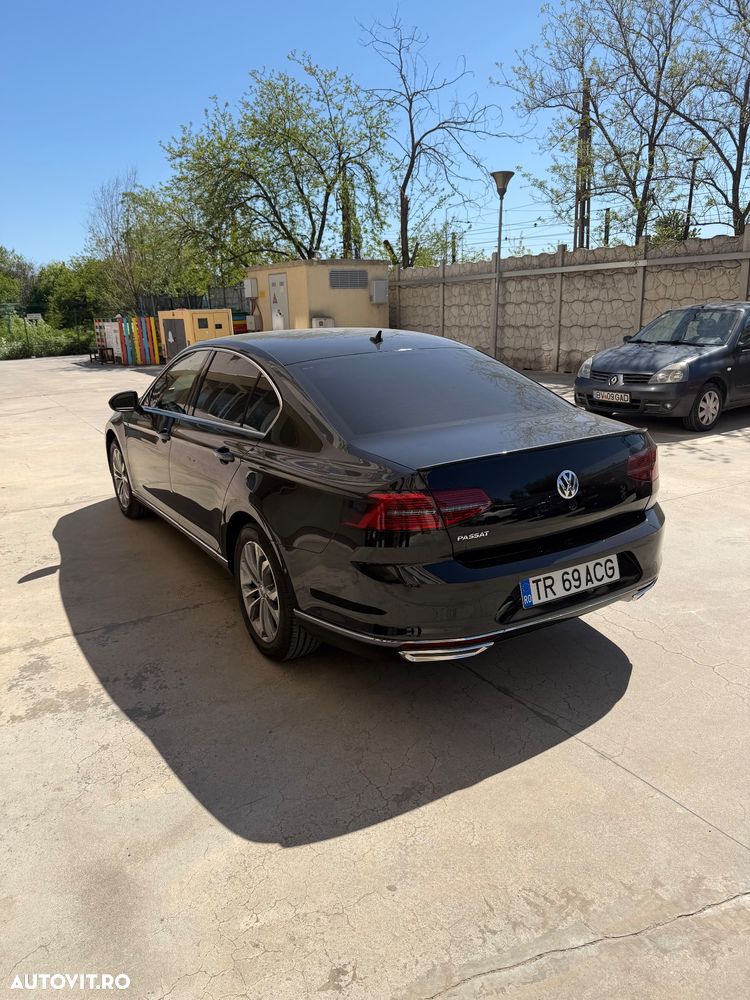 Volkswagen Passat 2.0 TDI DSG Highline - 4