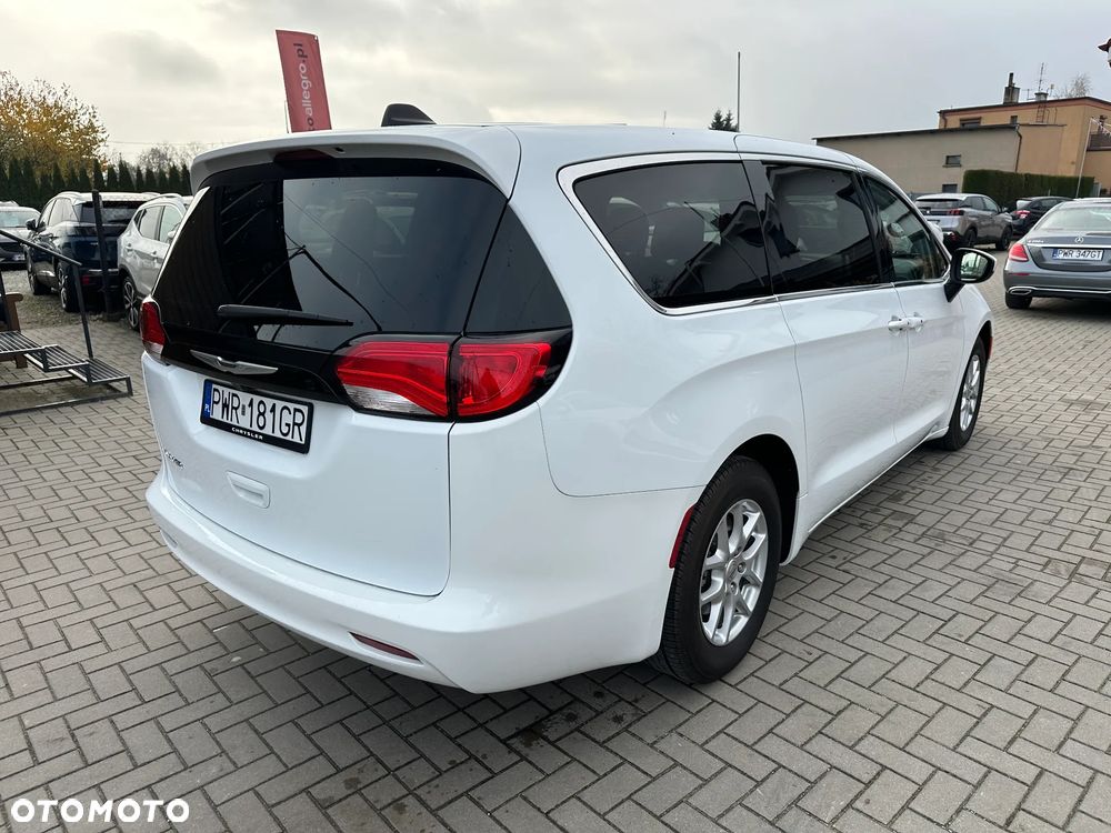 Chrysler Pacifica - 3