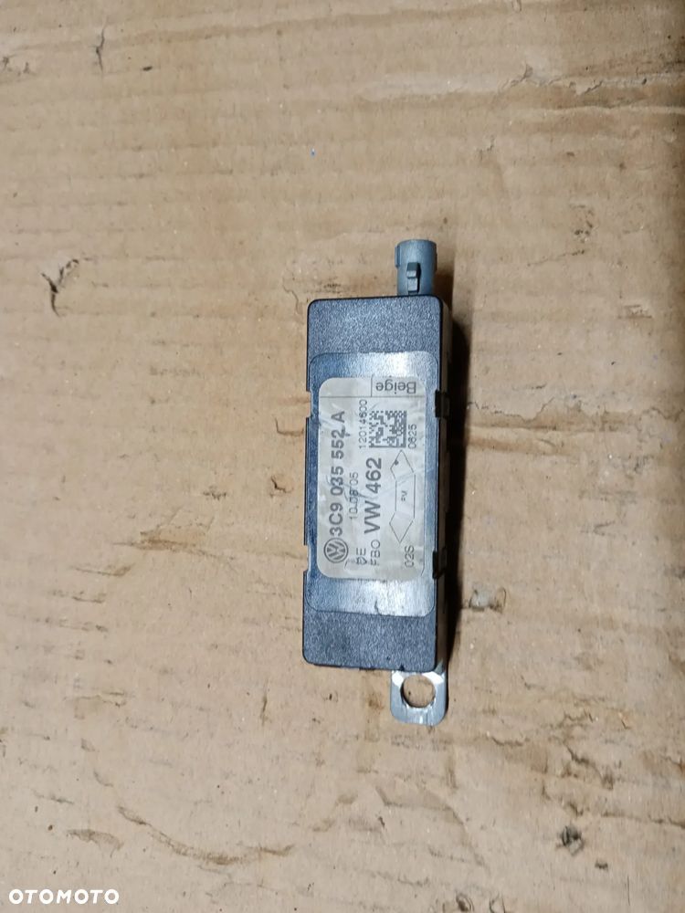 Wzmacniacz antenowy anteny VW Passat B6 3C9035552A - 1