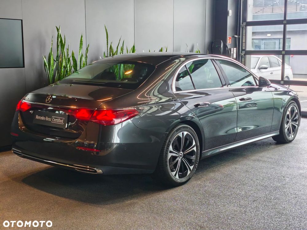 Mercedes-Benz Klasa E 220 d mHEV Avantgarde 9G-Tronic - 6