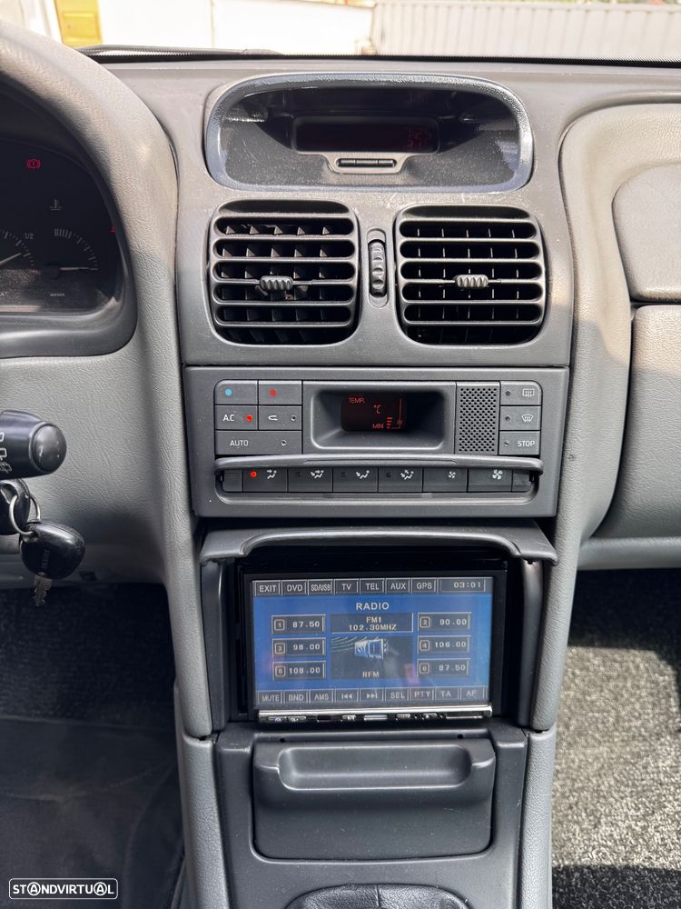 Renault Laguna 1.9 dTi RXE - 8