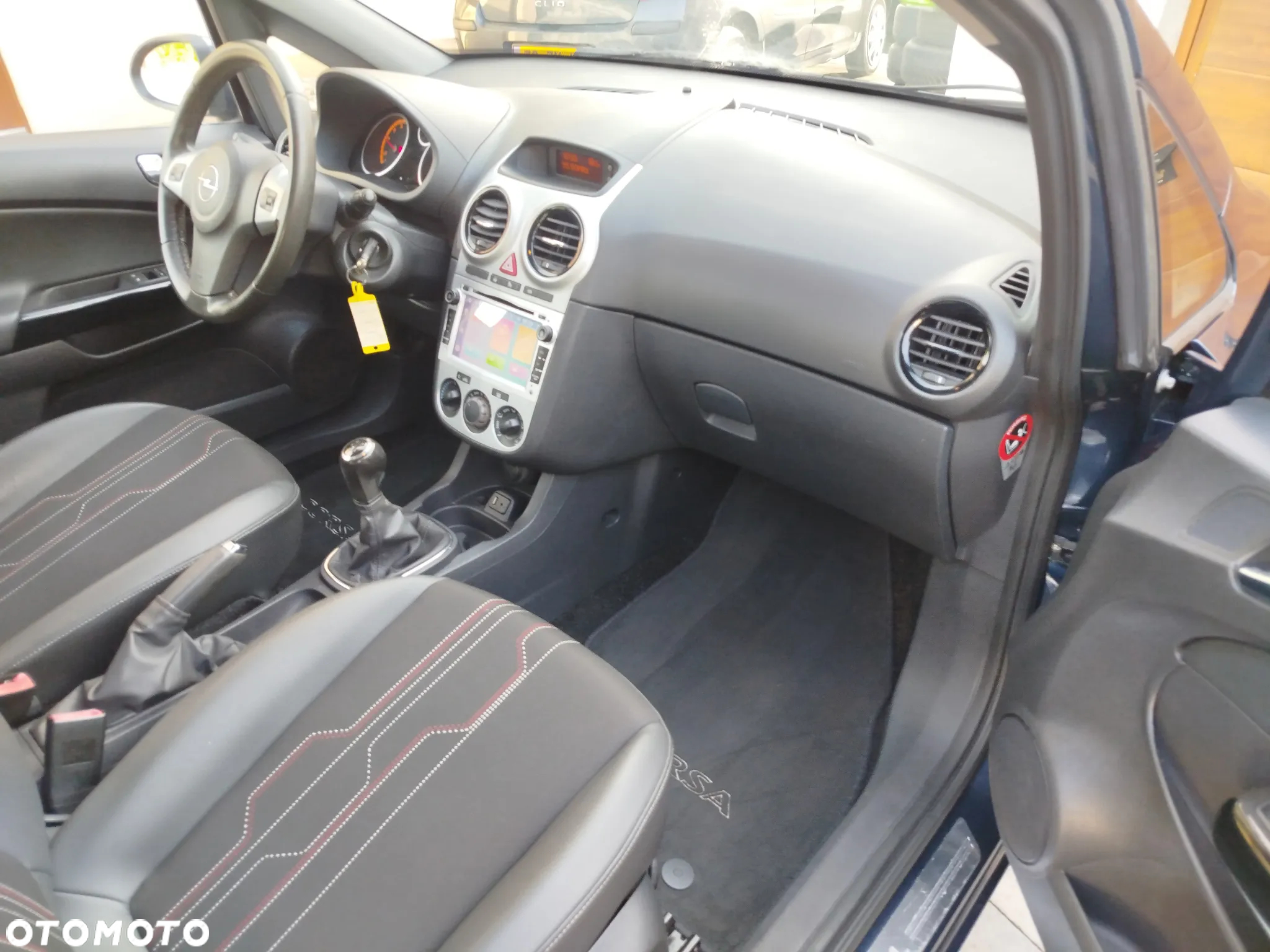 Opel Corsa 1.2 16V Cosmo - 7