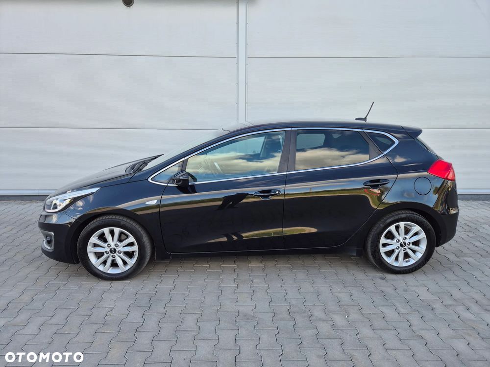 Kia Ceed 1.6 CRDi 136 ISG Dream-Team Edition - 8