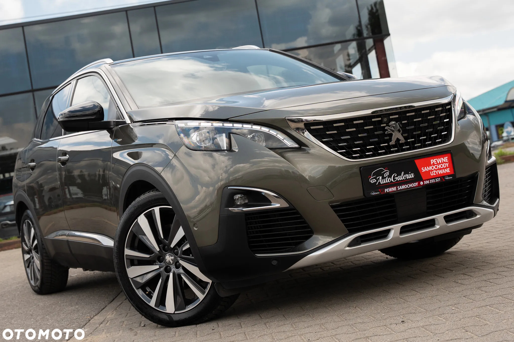 Peugeot 3008 1.6 PureTech HYbrid GT Line S&S EAT8 - 3