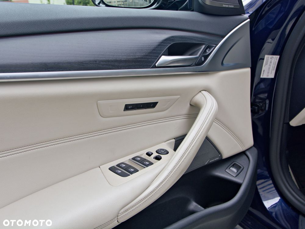 BMW Seria 5 540i xDrive M Sport sport - 12