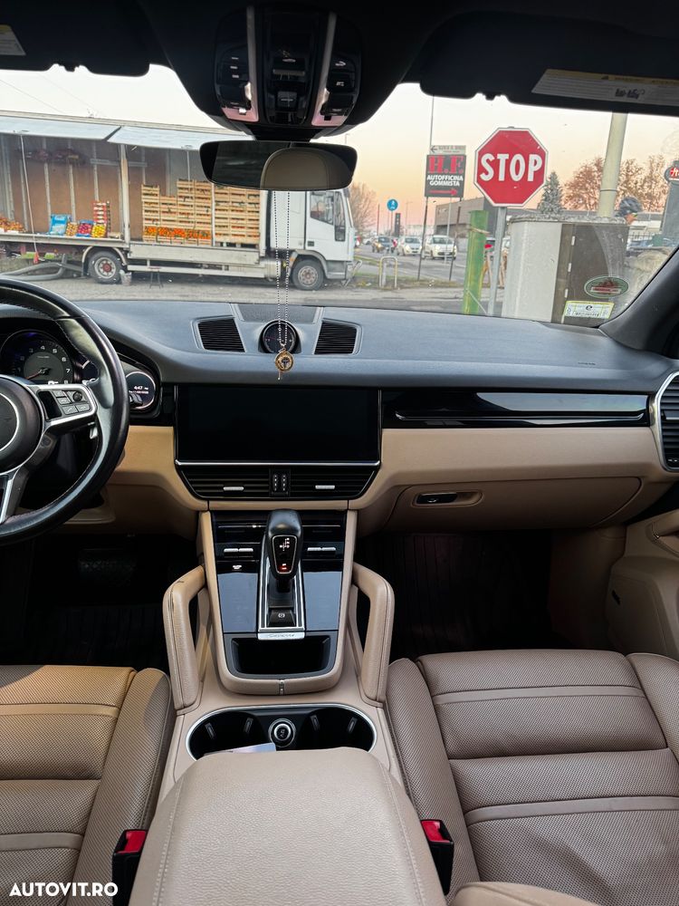 Porsche Cayenne - 9