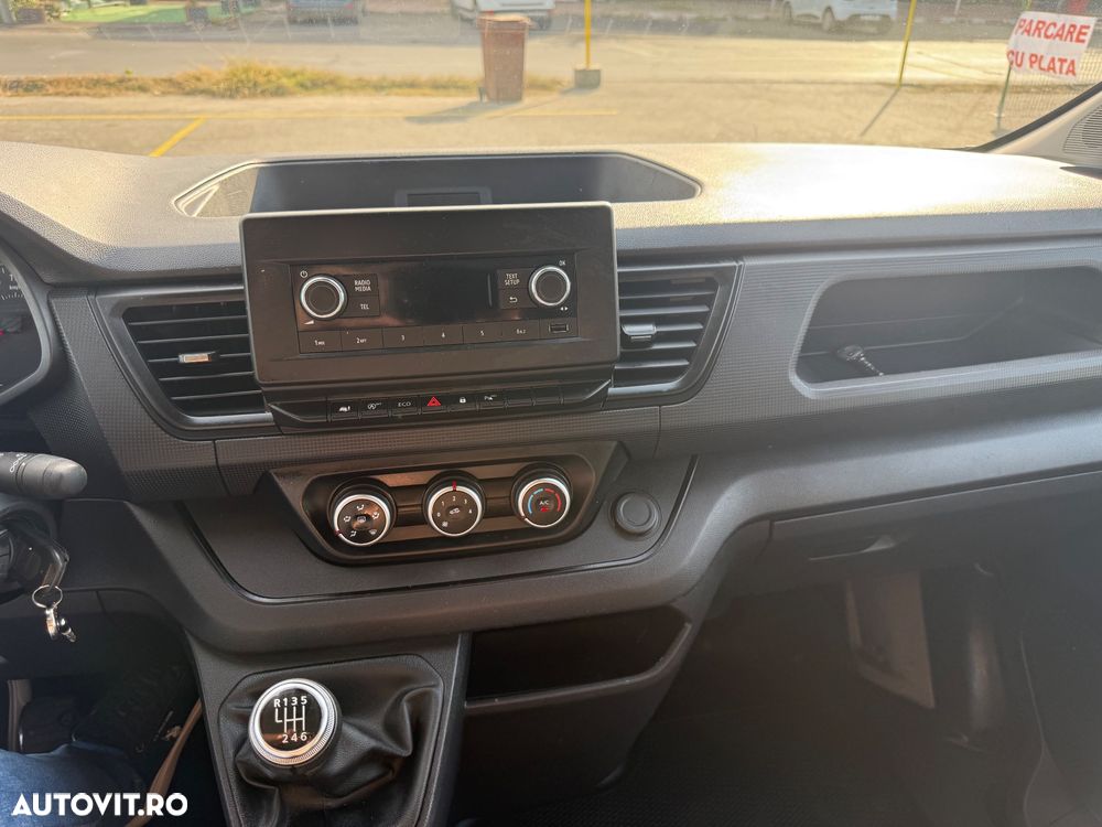 Renault Trafic 2.0 Blue dCi 150 Furgon Cabina Dubla L2H1 - 23