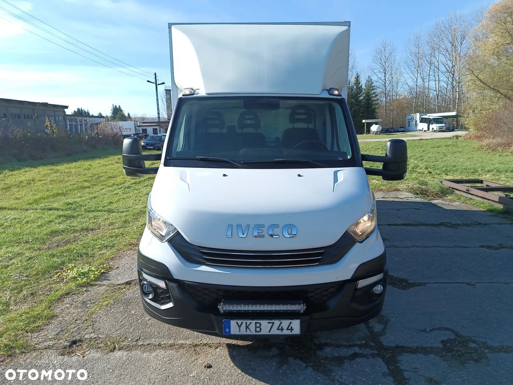 Iveco Daily KONTENER+ WINDA ZEPRO (750kg) 2.3 diesel 156 kM AUTOMAT 2017 WEBASTO, KAMERA, NAVI, GOTOWY DO PRACY! - 3