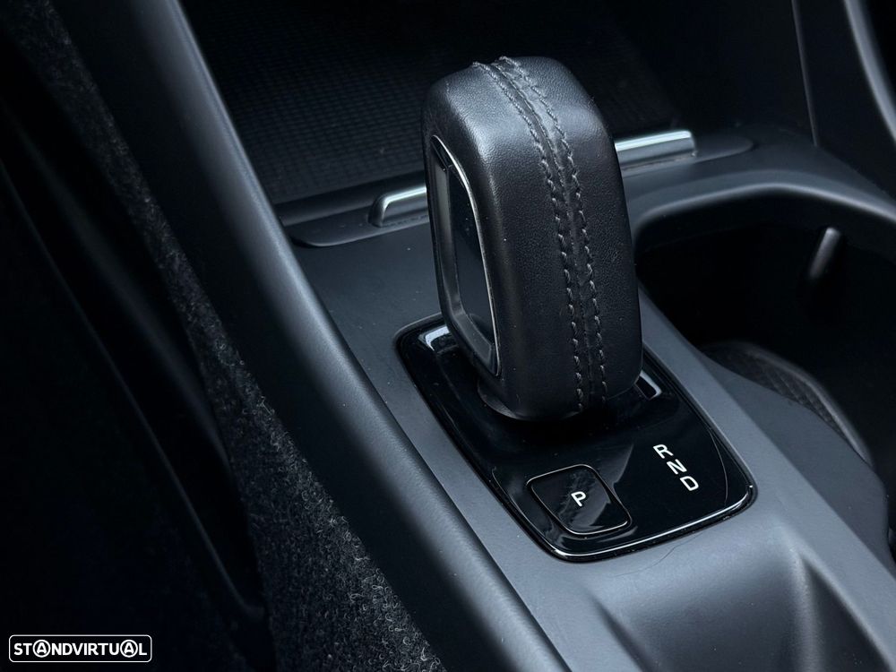 Volvo XC 40 2.0 D3 Momentum Geartronic - 16