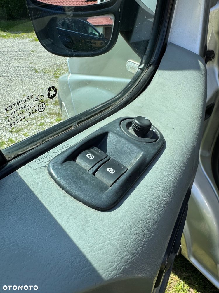 Renault Trafic - 11