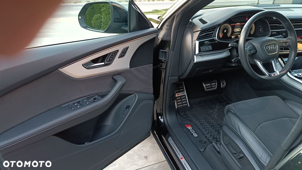 Audi Q8 - 8