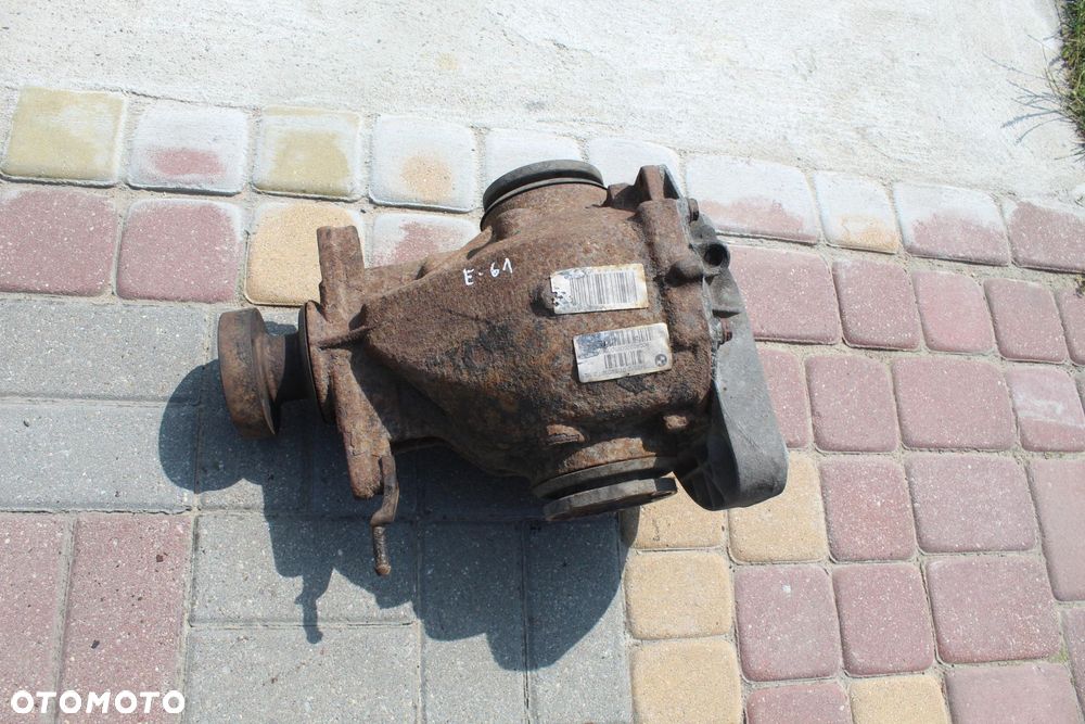 DYFERENCJAŁ DYFER TYL BMW E61 3.0D 2,56 7542512