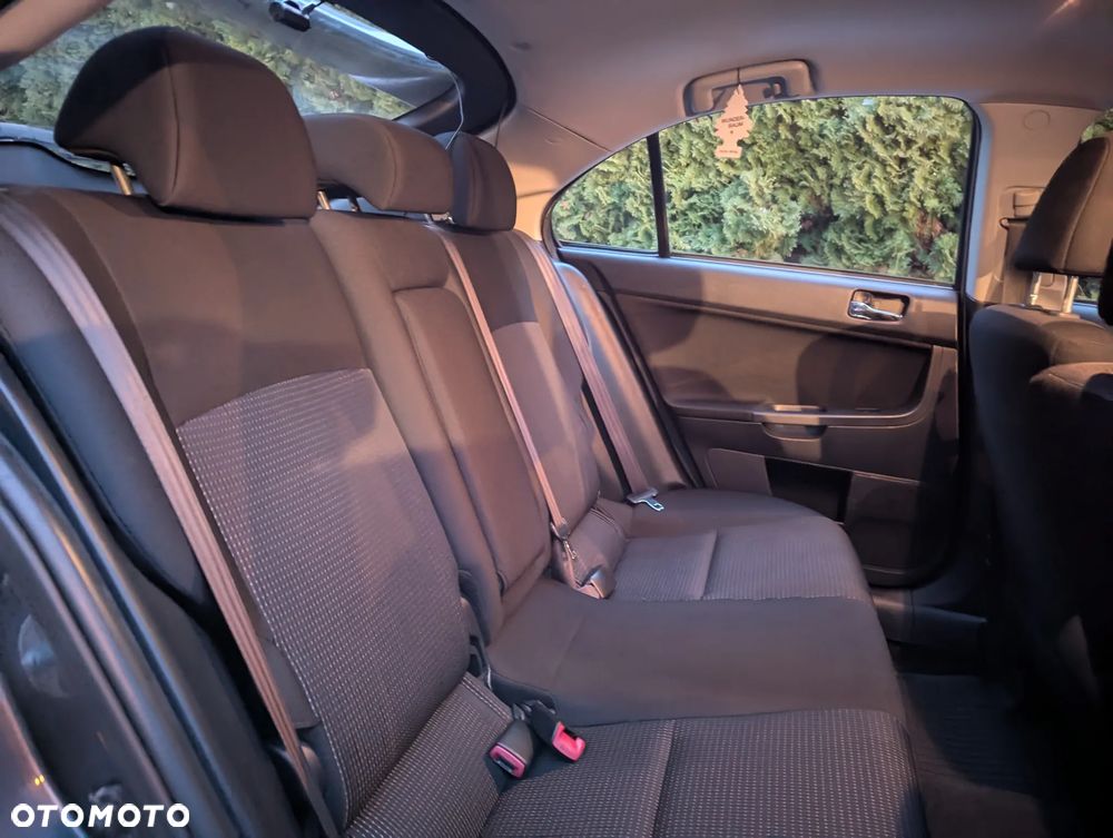 Mitsubishi Lancer 1.8 Invite - 13