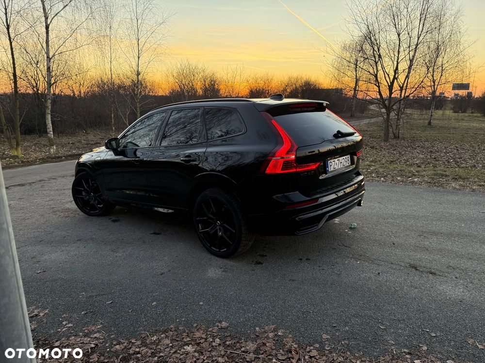 Volvo XC 60 T6 Plug-In Hybrid AWD Ultra Black Edition - 3