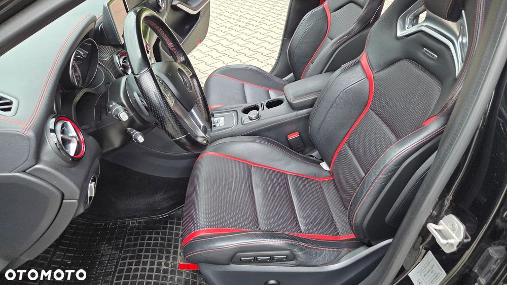 Mercedes-Benz GLA 45 AMG 4-Matic - 28