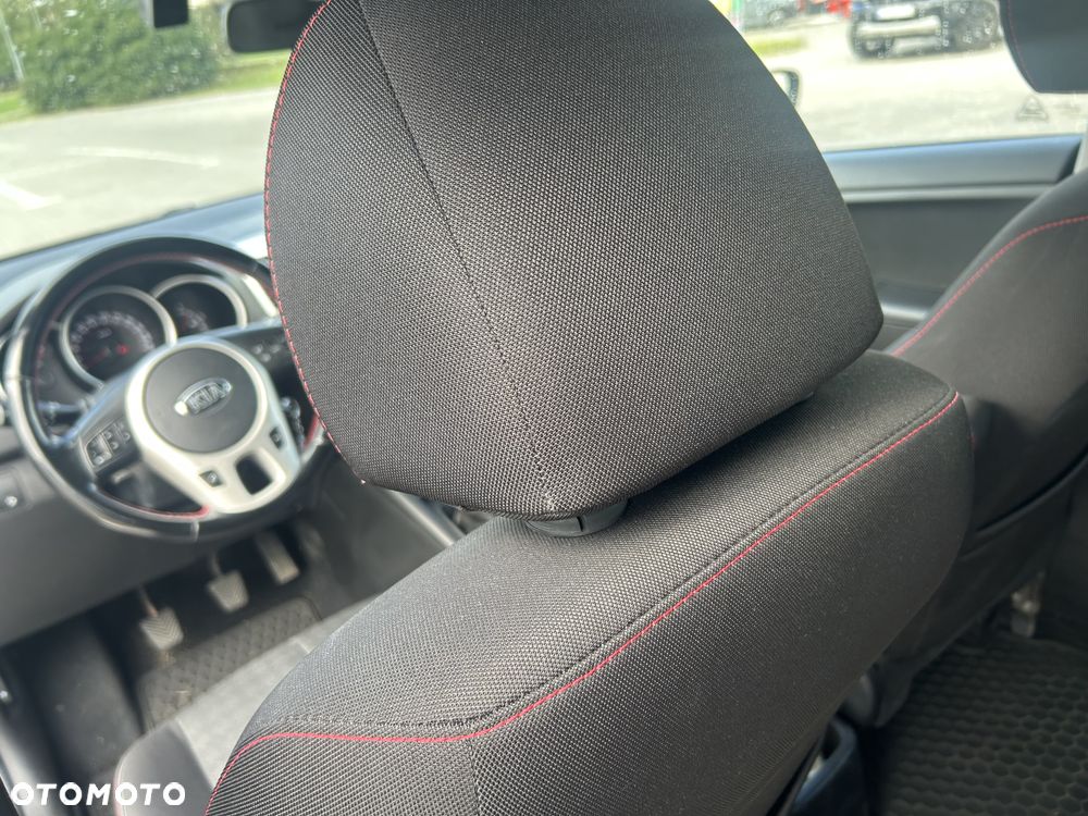 Kia Venga 1.4 Business Line - 13