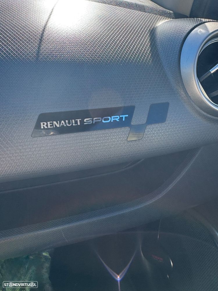 Renault Clio - 16