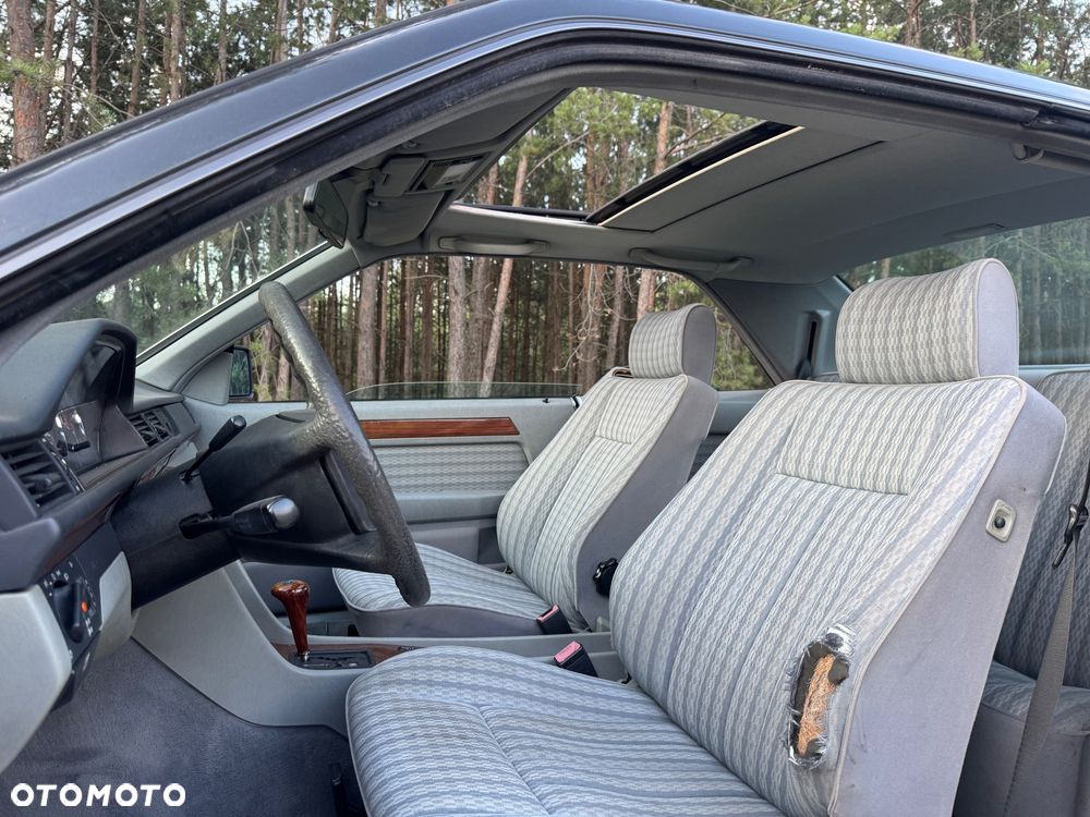 Mercedes-Benz W124 (1984-1993) - 21