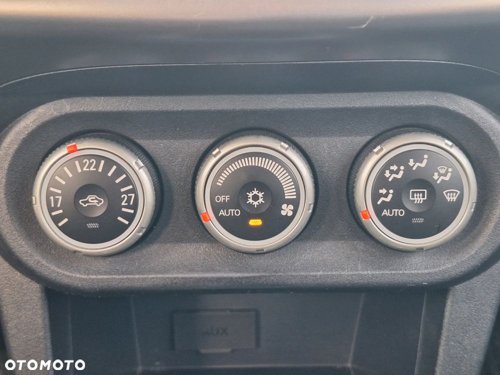 Mitsubishi Lancer 1.8 Invite - 29