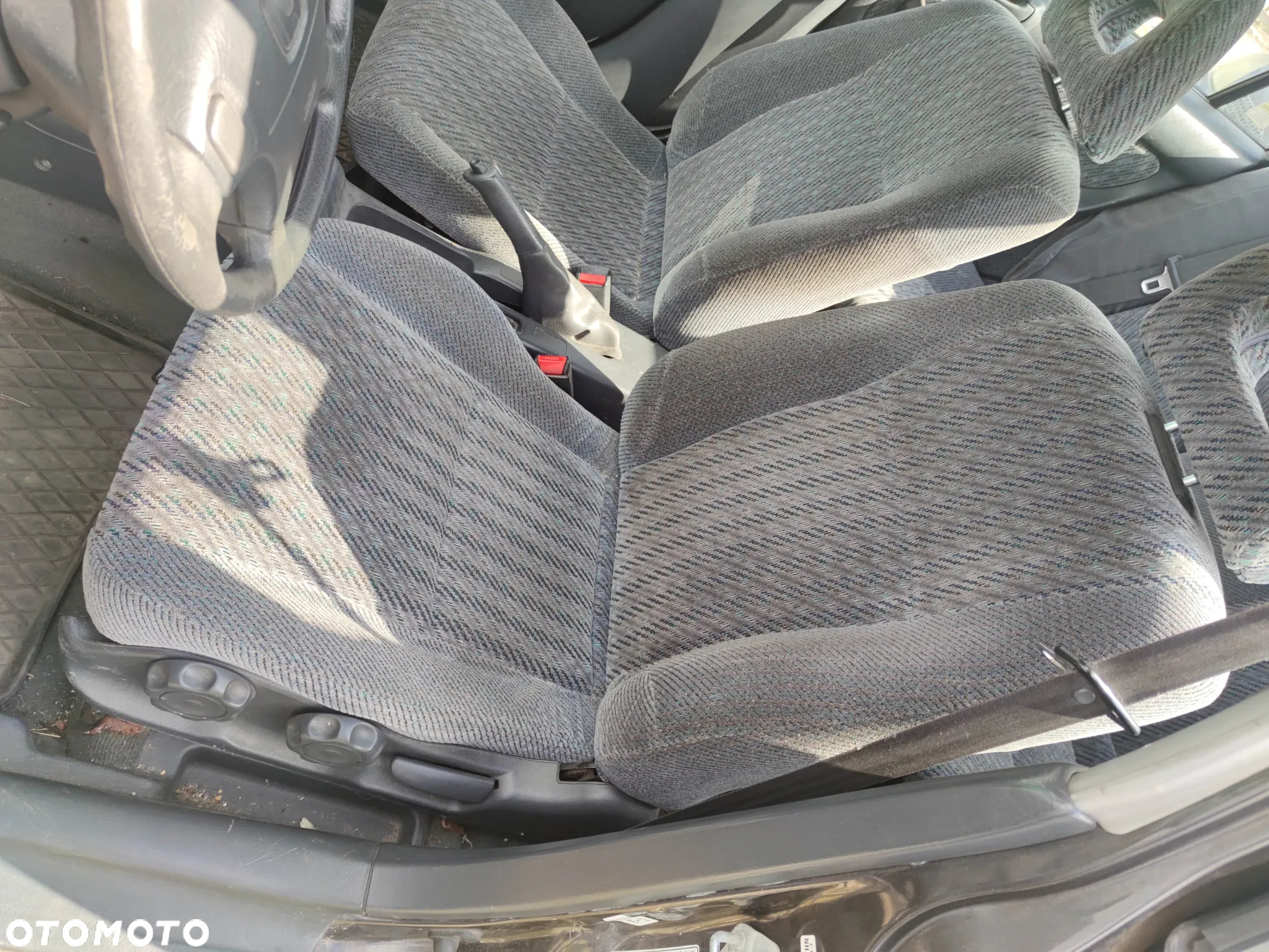 Honda Civic VI sedan 1.4 D14Z2 na części - 7