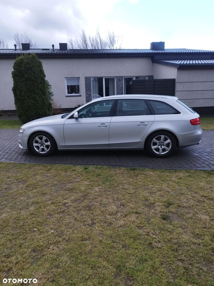 Audi A4 Avant - 11