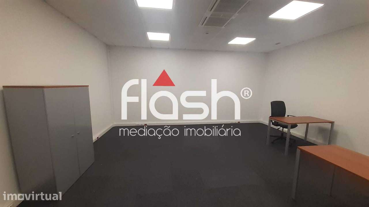 Escritórios em Edifício empresarial no Cacém - Grande imagem: 2/11