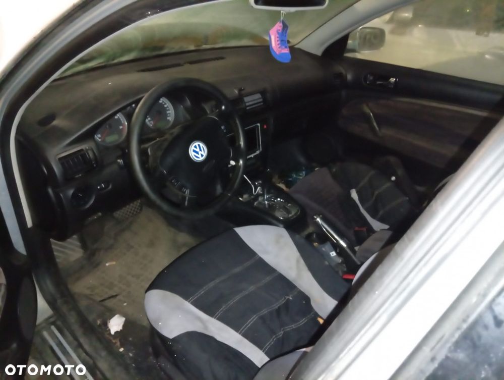Volkswagen Passat - 8