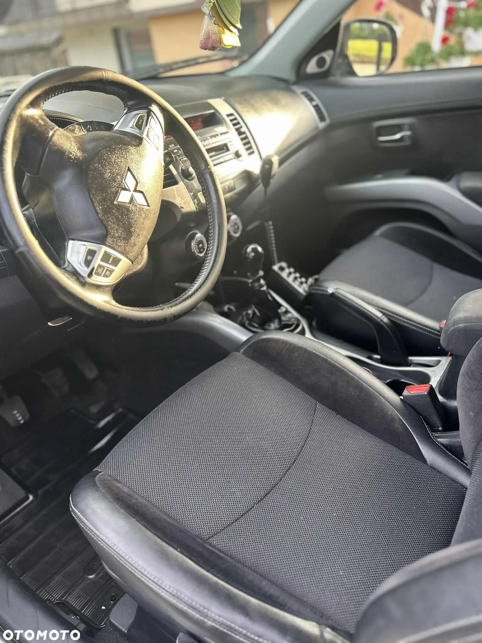 Mitsubishi Outlander 2.0 DID Intense + - 15