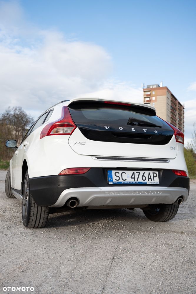 Volvo V40 D4 Geartronic Momentum - 35