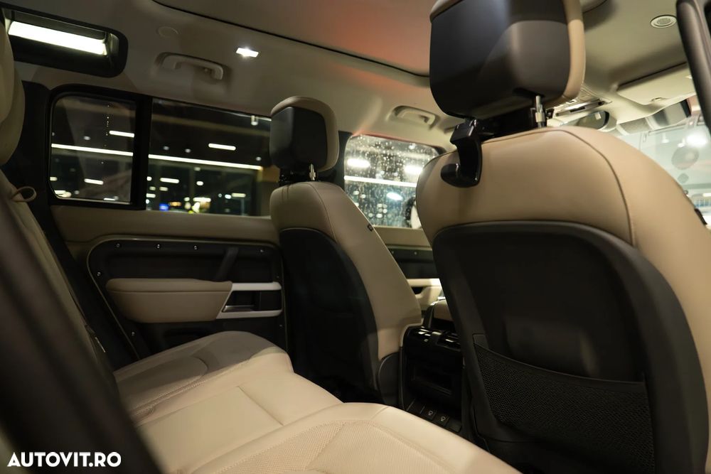 Land Rover Defender 110 2.0 P300 SE - 17
