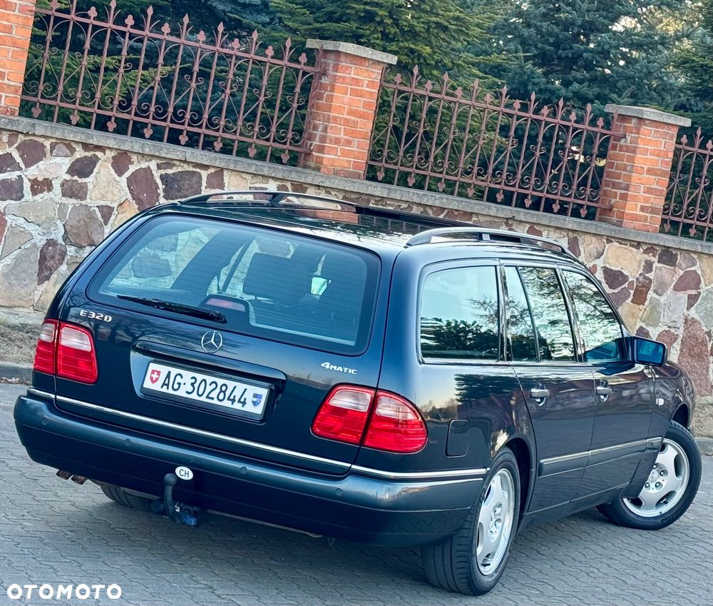 Mercedes-Benz Klasa E 320 T 4-Matic Elegance - 10